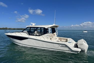 40' Boston Whaler 2022 Yacht For Sale